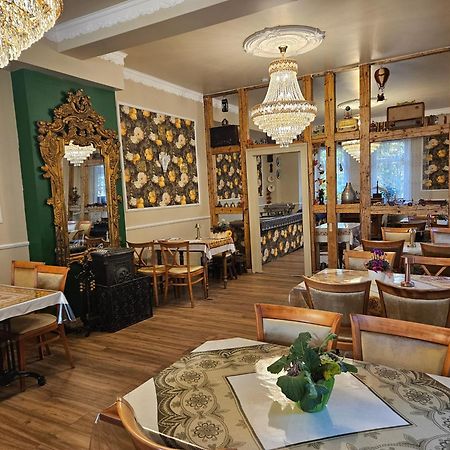 Boutique Hotel Am Bahndamm Нойхаус-ам-Реннвег Экстерьер фото